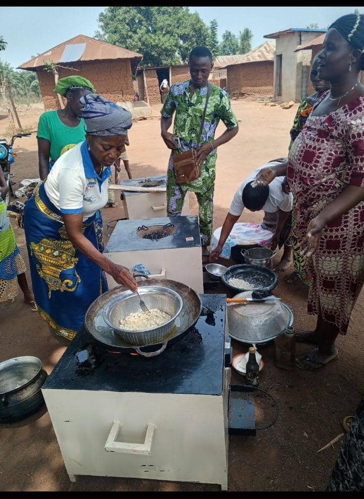 Racines de manioc prêtes pour la transformation